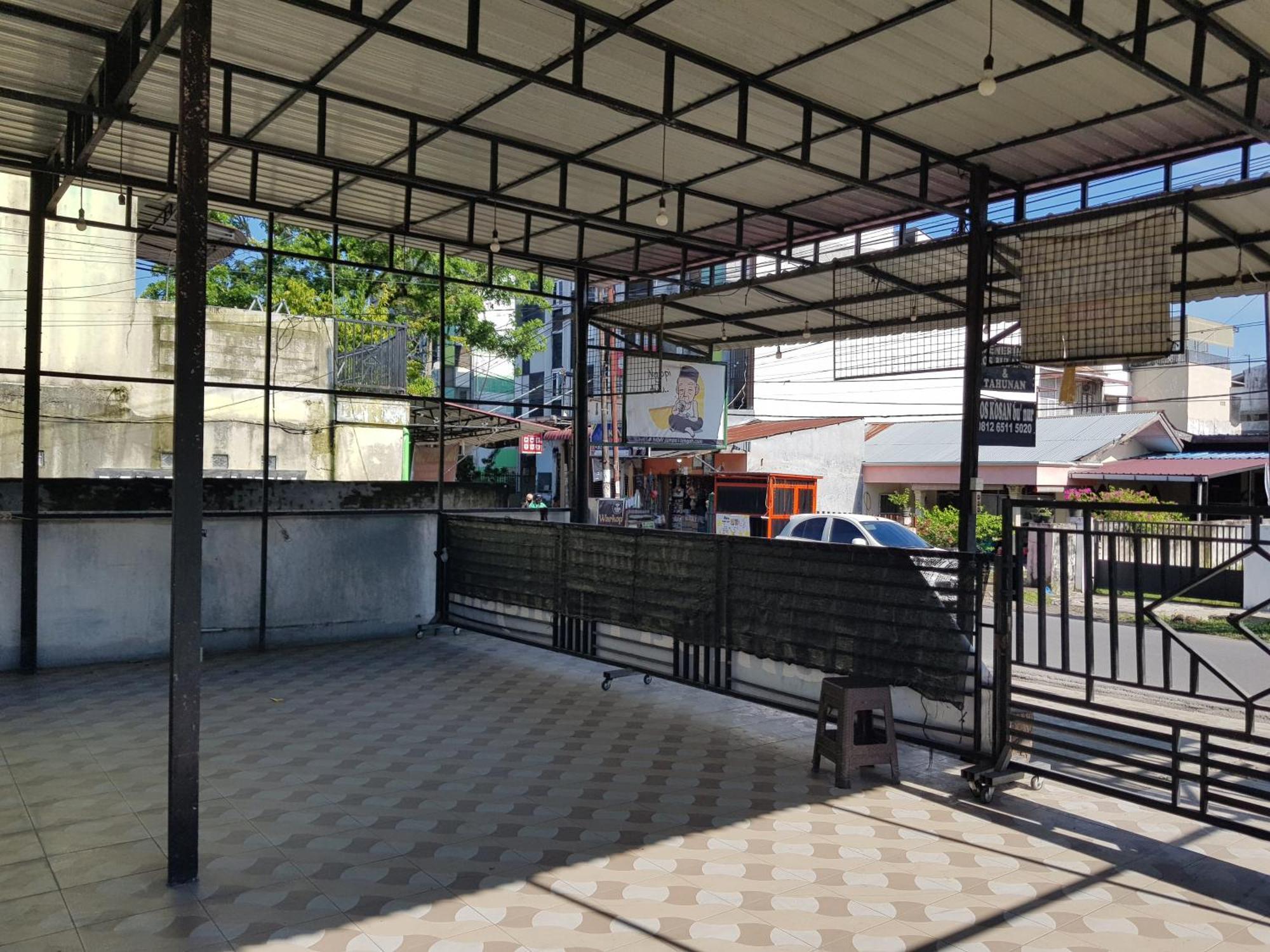 Oyo 93162 Cempaka Syariah Hotel Medan Exterior photo